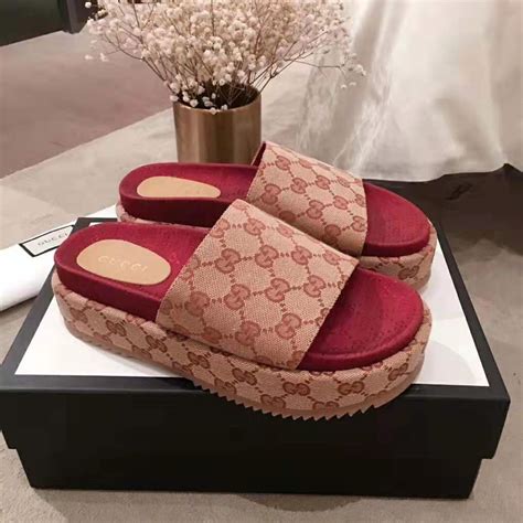 gucci women's sliders uk